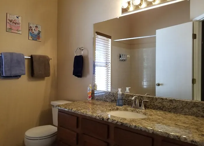 Quiet Neighborhood Off La Canada Holiday home Tucson